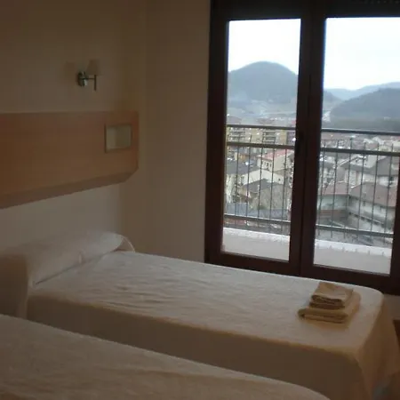 圣伯纳特旅馆 招待所 奥洛特