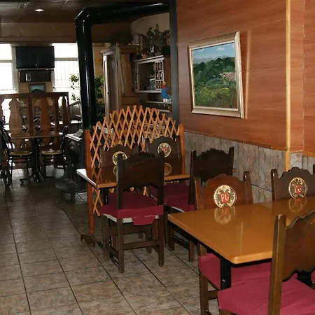 圣伯纳特旅馆 2*